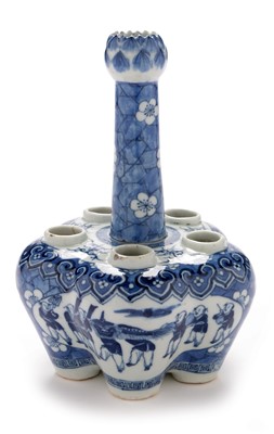 Lot 404 - Chinese blue and white