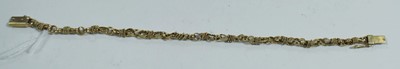 Lot 99 - Gold bracelet