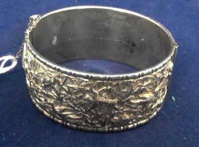 Lot 4 - Chinese silver bangle
