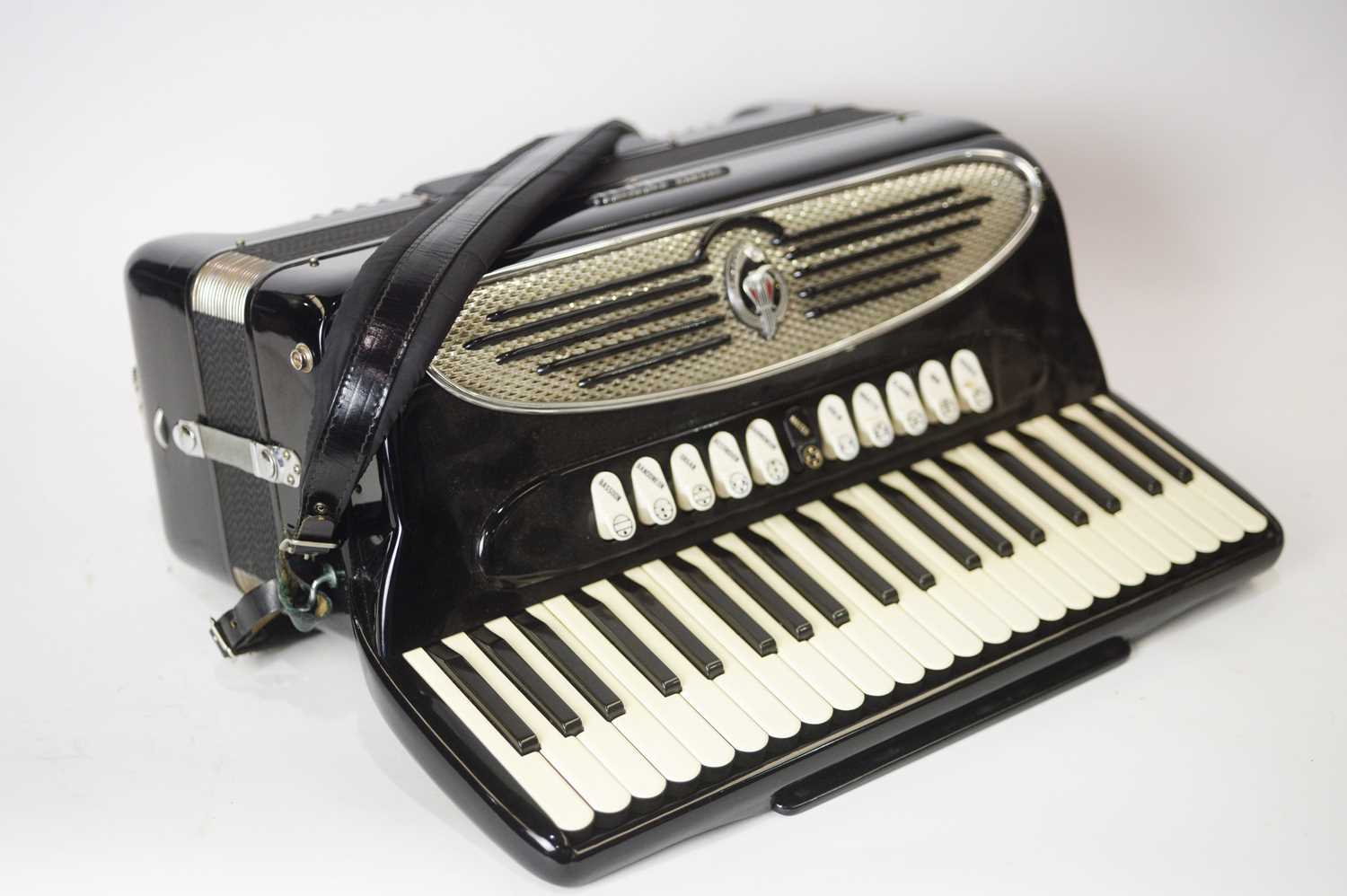 Lot 686 - A Giulietti 120 bass piano accordion