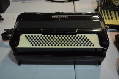 Lot 686 - A Giulietti 120 bass piano accordion