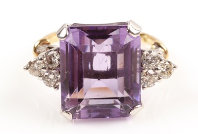 Lot 218 - Amethyst and diamond ring