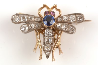 Lot 180 - Fly brooch
