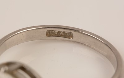 Lot 55 - Solitaire diamond ring