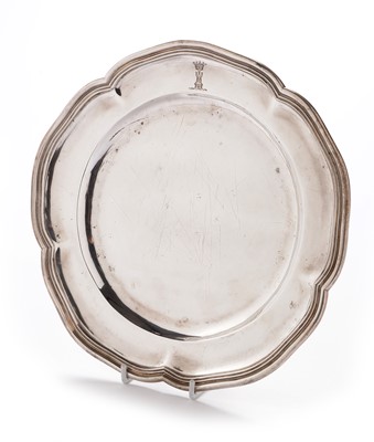 Lot 283 - Silver salver
