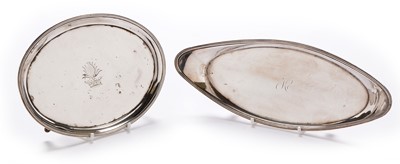 Lot 286 - Silver teapot and snuffer trays