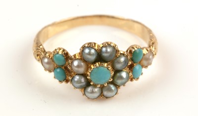 Lot 164 - Turquoise and seed pearl ring