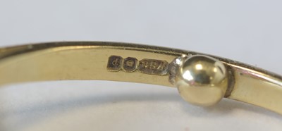 Lot 129 - Ruby and diamond ring