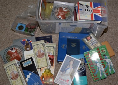 Lot 1103 - Uncirculated and other coins