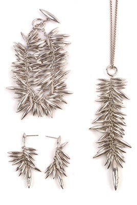Lot 138 - Pure Hot Diamonds set of bracelet, pendant and earrings