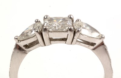 Lot 56 - Three stone diamond ring