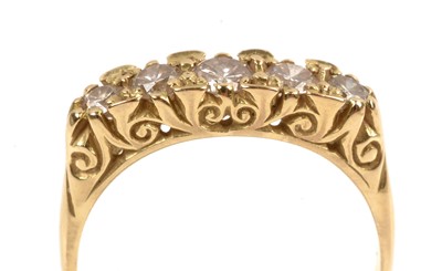 Lot 86 - Five stone diamond ring