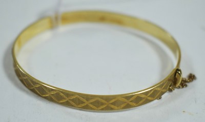Lot 139 - Gold bangle