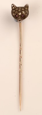 Lot 192 - Diamond fox stick pin