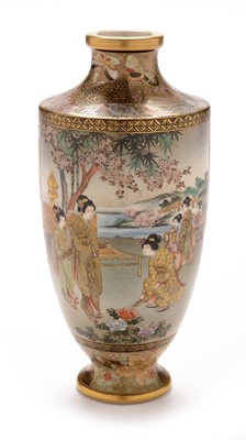 Lot 430 - Satsuma ware vase