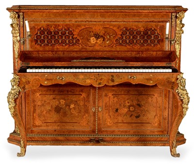 Lot 999 - An impressive late 19th Century burr walnut