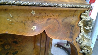 Lot 999 - An impressive late 19th Century burr walnut