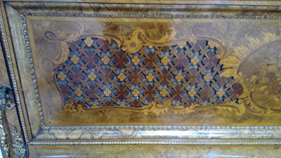 Lot 999 - An impressive late 19th Century burr walnut