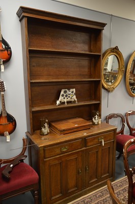 Lot 623 - oak dresser