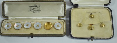 Lot 144 - Collar studs and shirt buttons