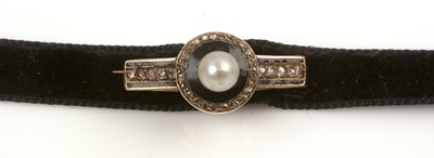 Lot 172 - Mourning brooch