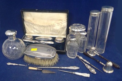 Lot 236 - Siler dressing items