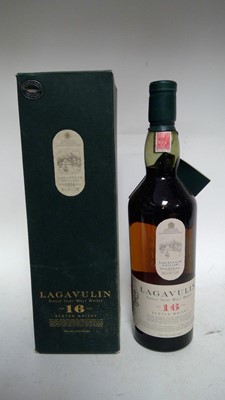 Lot 879 - Lagavulin 16