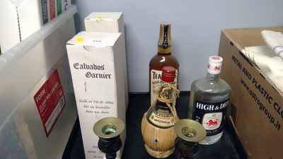 Lot 318 - WIne and liqueurs