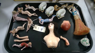Lot 382 - Mixed figurines
