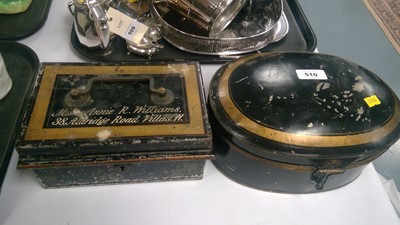 Lot 510 - Wig, tin and box