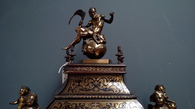 Lot 754 - An 18th Century and later French boulle marquetry bracket clock by Masson, Paris