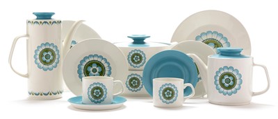 Lot 1106 - J&G Meakin Studio Tea coffee and dinner service