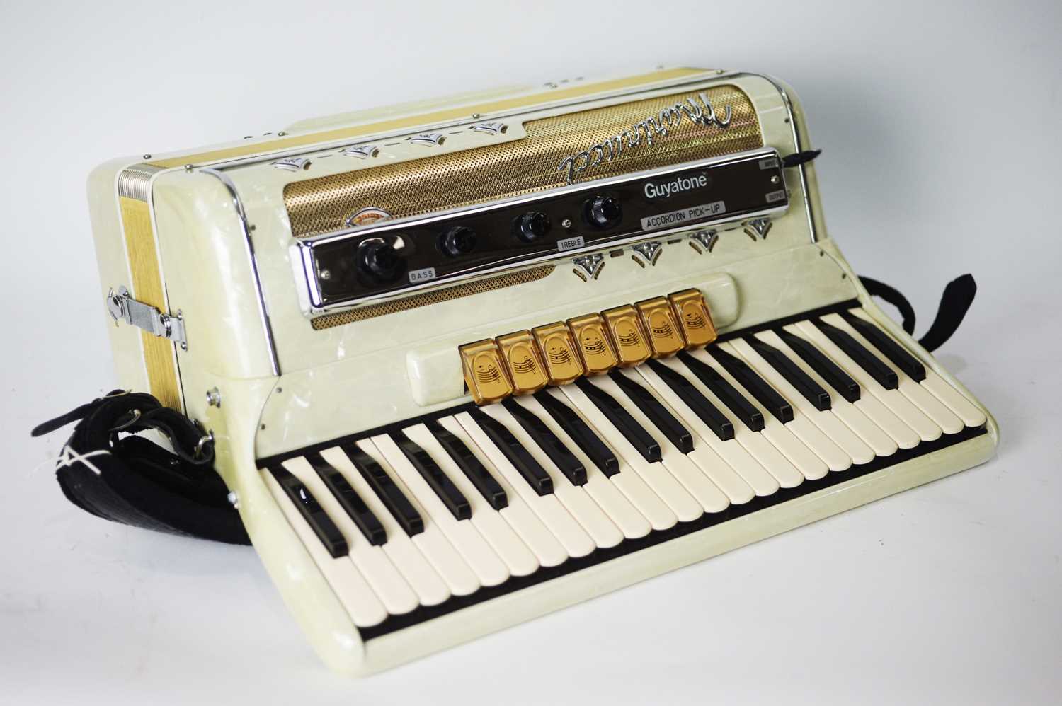 Lot 687 - Marinucci 120 Bass piano accrodion