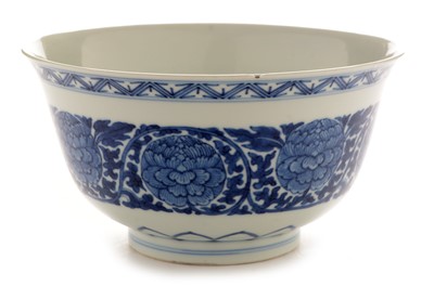 Lot 416 - Chinese blue and white bowl, Qianlong mark