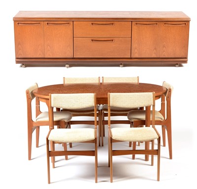 Lot 1206 - McIntosh mid-Century teak dining suite