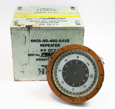 Lot 773 - An Azimuth Admiralty pattern compass.