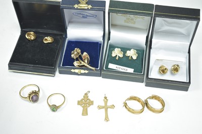 Lot 25 - Gold jewellery
