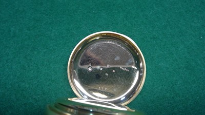 Lot 81 - 18k gold hunter pocket watch