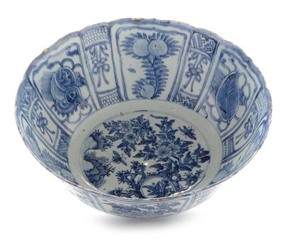 Lot 561 - Chinese Kraak punch bowl, Wanli