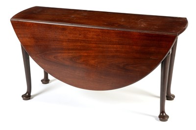 Lot 735 - 19th Century mahogany drop leaf dining table