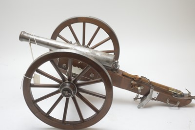 Lot 288 - Model canon