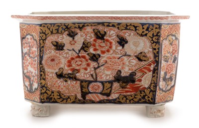 Lot 472 - Imari planter