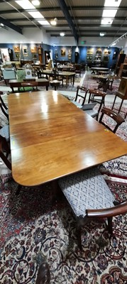 Lot 872 - 19th Century mahogany telescopic action dining table and leaf holder in the manner of Gillows