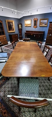 Lot 872 - 19th Century mahogany telescopic action dining table and leaf holder in the manner of Gillows