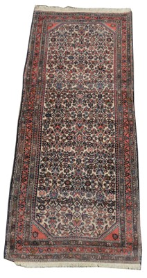 Lot 679 - Toyserkan runner