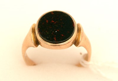 Lot 156 - A bloodstone signet ring