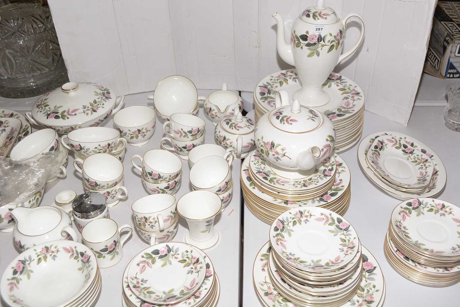 Lot 287 - Wedgwood Hathaway Rose