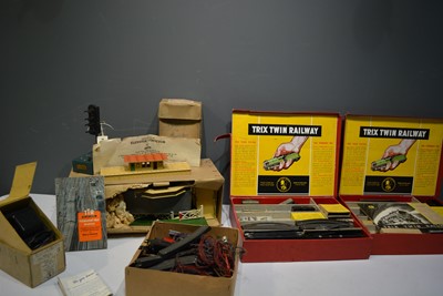 Lot 1229 - Trix Twin rolling stock etc.