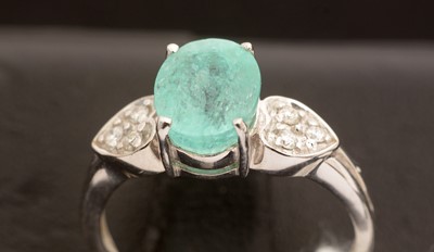 Lot 9 - Paraiba tourmaline and diamond ring