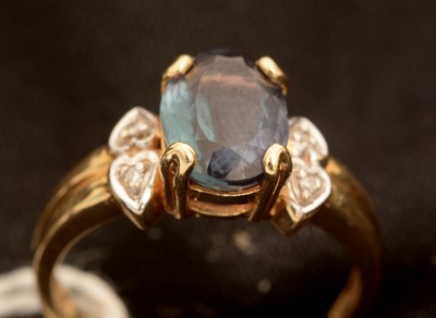 Lot 15 - Alexandrite and diamond ring